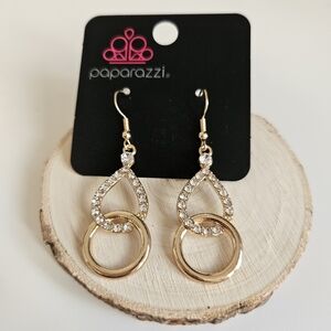 Paparazzi Red Carpet Couture Gold Earring